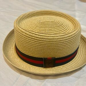 Tan and cream shorts with a casual, preppy vibe 7" inseam